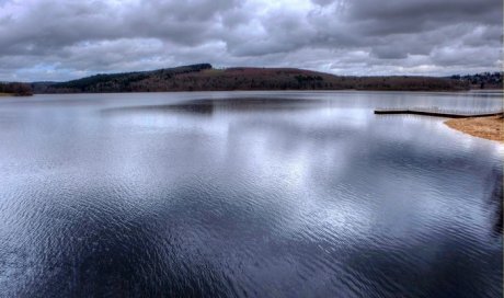 Découvrez le lac de la Vassivière en hiver pour des paysages magnifiques à Guéret