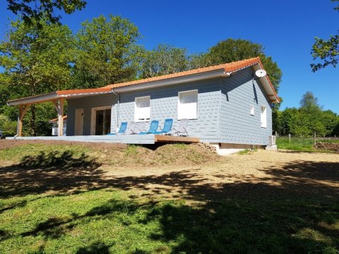 Chalet ou gites pour des vacances vertes dans le Limousin au bord du Lac de Vassivière