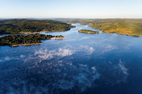 Réserver un chalet en pleine nature à Royère-de-Vassivière