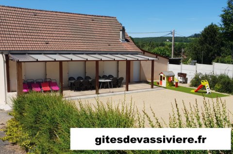 Location de gîte saisonnier pour 4 à 12 personnes à Royère-de-vassivière