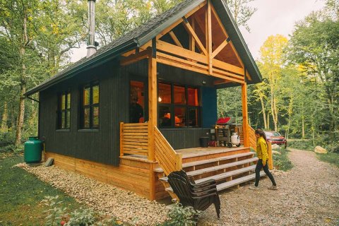 Louer un gîte ou un chalet pour un week-end en amoureux près de Royère-de-Vassivière au bord du Lac de Vassivière