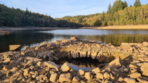 Lac de Vassivière le petit canada en Limousin 